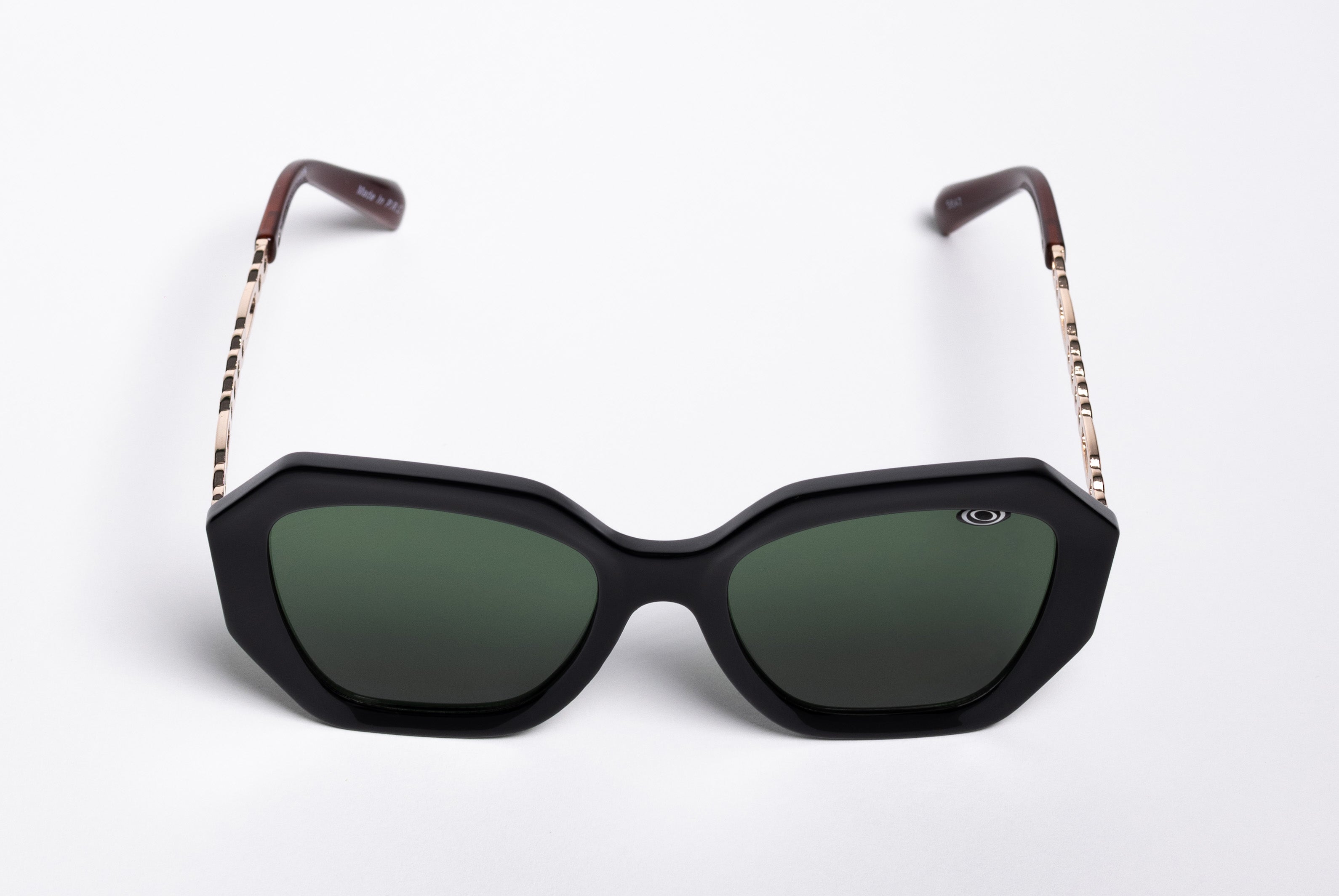 Yani: Gafas de Sol