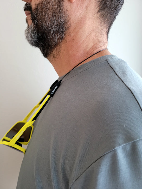 Adjustable metal cable with white logo