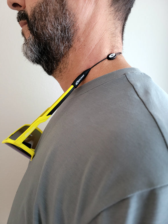 Adjustable metal cable with white logo