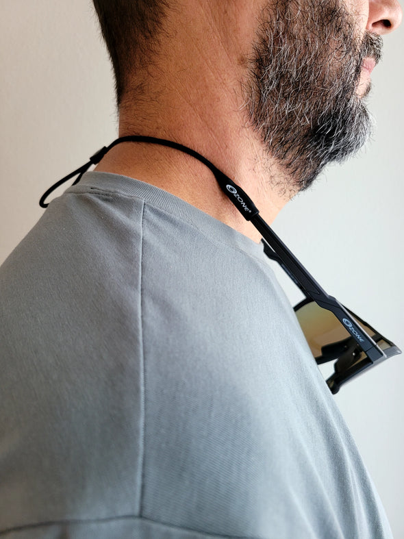 Adjustable silicone cord with white logo