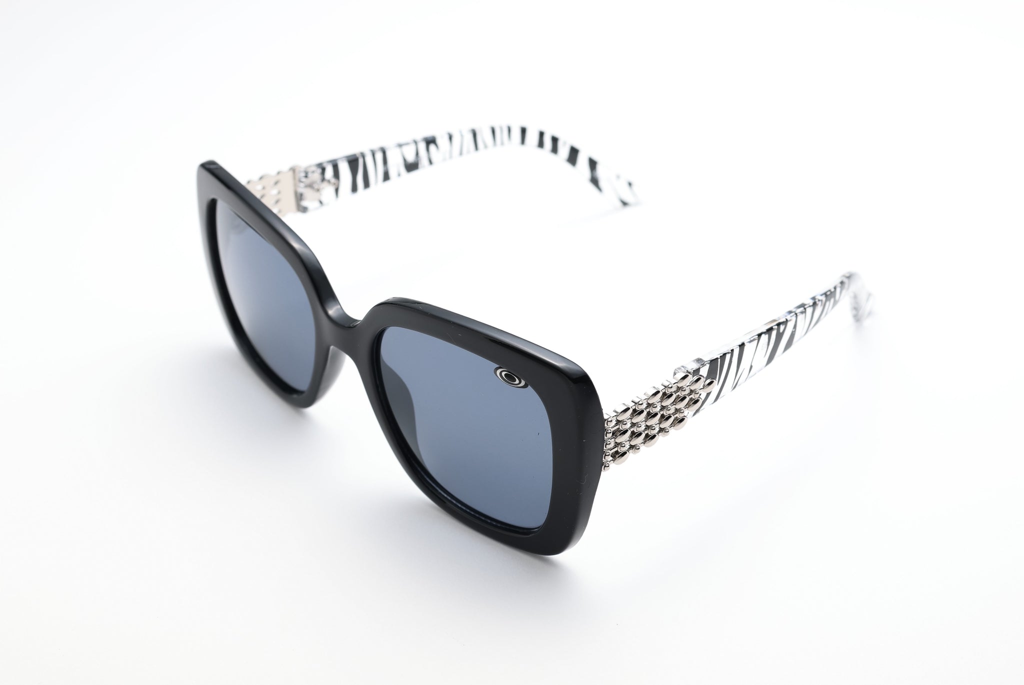 Tanya: Gafas de Sol