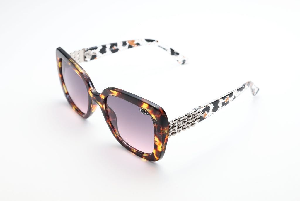 Tanya: Gafas de Sol